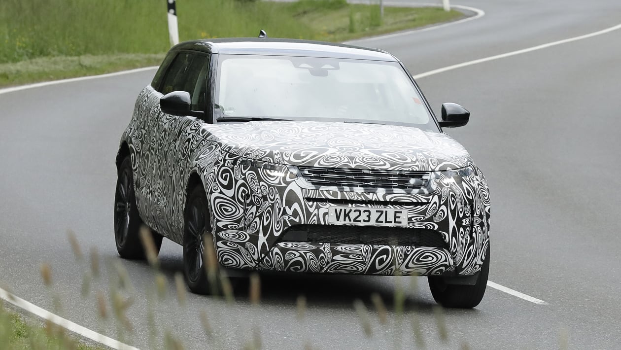 New Range Rover Evoque spy shots flag incoming 2024 updates – pictures