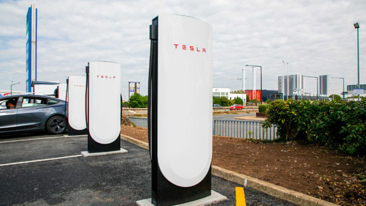 New V4 Tesla Supercharger available to all electric cars Auto