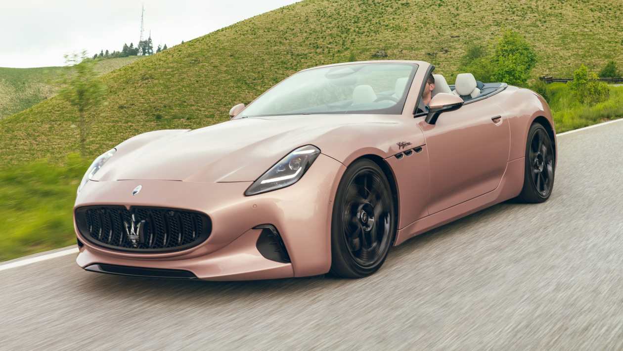 New Maserati Grancabrio Folgore 2024 - Pictures 