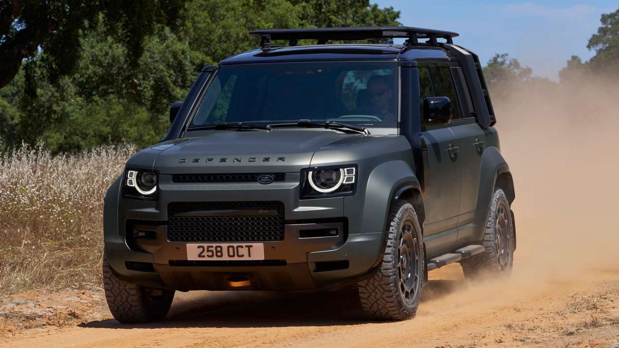 Hot Land Rover Defender Octa in high demand with close to 3,000 orders at £150,000 each | Auto Express