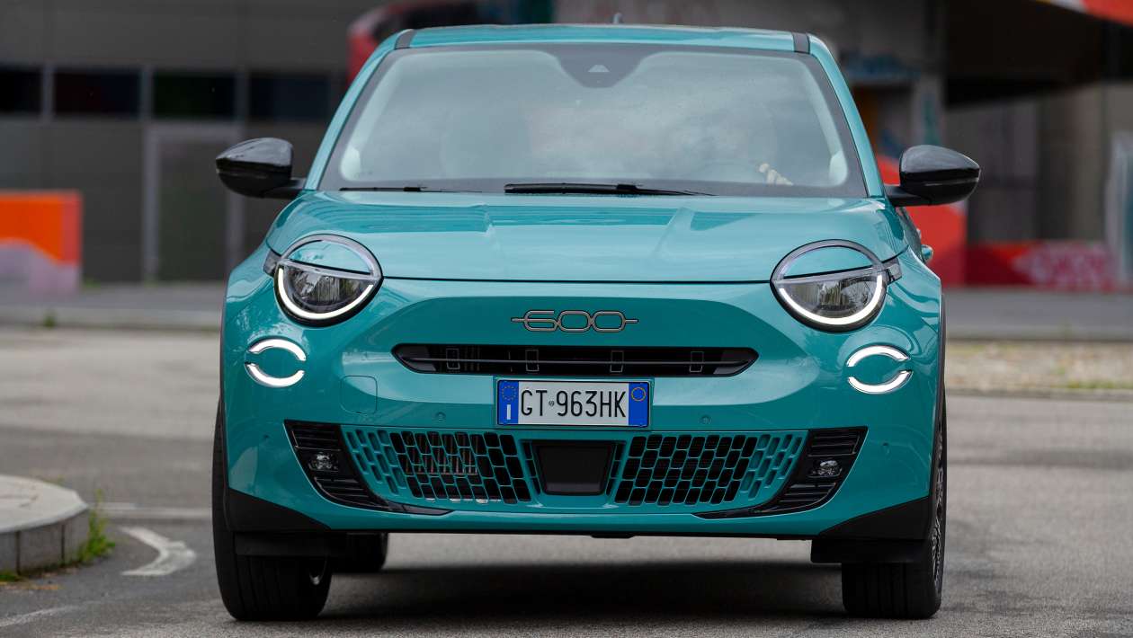 Fiat 600 Hybrid Icon joins range - Fiat%20600%20Hybrid%20 %20front%20end Vpex4k