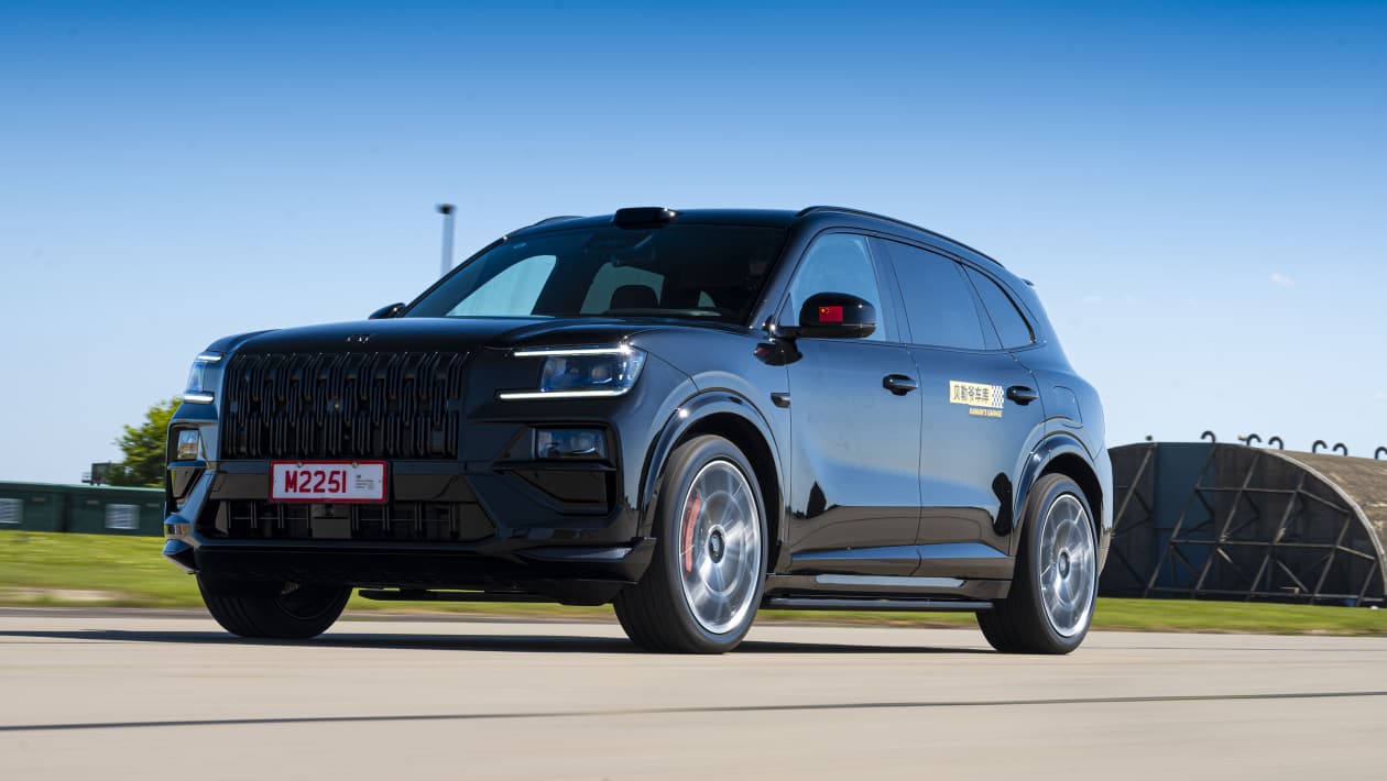 New Zeekr 8X review: 1,381bhp plug-in hybrid SUV is an absolute tech ...