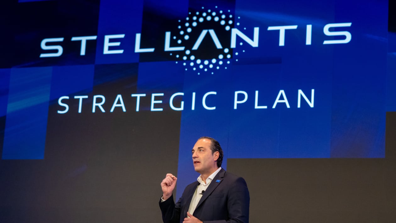 Stellantis 60 Milyar Euroluk FaSTLAne 2030 Planini Acik: Avrupa'da Elektrikli Sehir Arabalari, ABD'de V8 Ram Kamyonlari