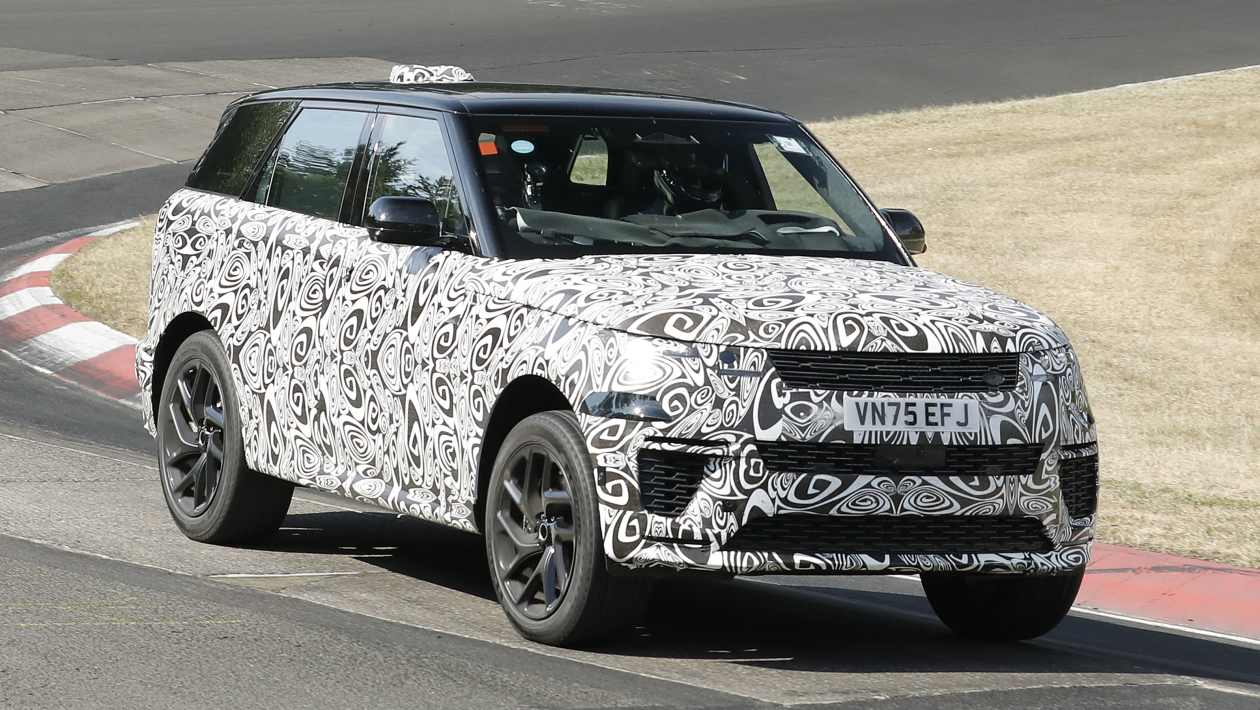 New Range Rover Sport facelift spied with huge exhaust pipes
