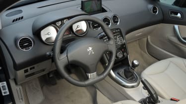 Peugeot 308 e-HDi interior