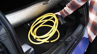 Abarth 600e Scorpionissima - charging cables