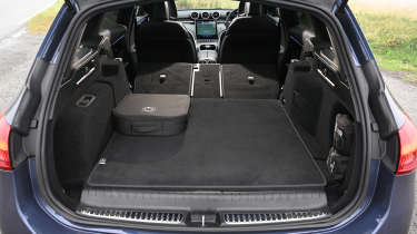 Mercedes C 300 e - boot space