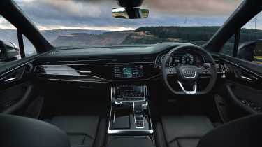 Audi Q7 - interior overview