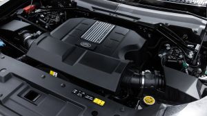 Land Rover Defender V8 - engine