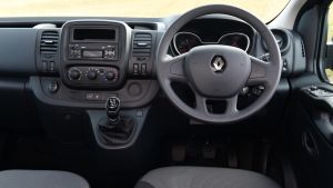 Renault-Trafic-Passenger-steering.jpg