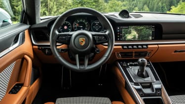 Porsche 911 Sport Classic - cabin