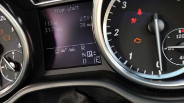 Mercedes ML 250 CDI dials