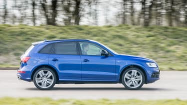 Audi SQ5 Plus 2016 - side tracking