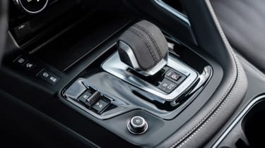 Jaguar E-Pace PHEV - transmission