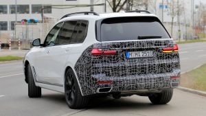 BMW X7 spy shot 