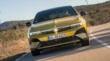 Vauxhall Astra facelift - full front