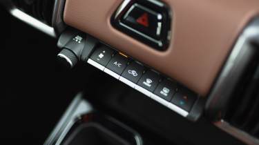 Suzuki e Vitara Motion - buttons