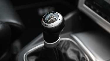 Volkswagen Golf R32 - gear stick