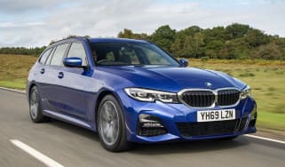 BMW 320d xDrive Touring - front
