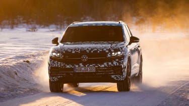 Volkswagen Touareg camouflaged - front action
