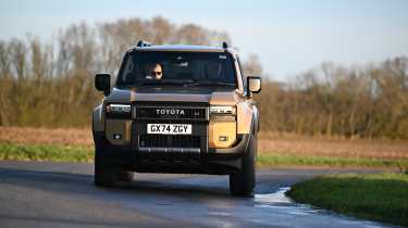 Toyota Land Cruiser - front cornering