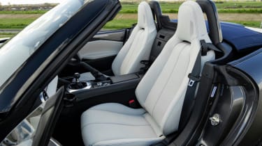 Mazda MX-5 Kizuna - seats