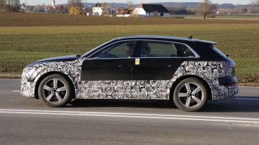 Audi e-tron SUV facelift - side