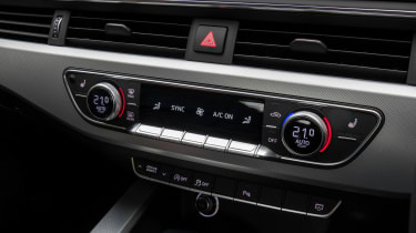 Audi A5 Coupe 2.0 TDI - centre console