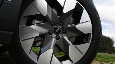 Ford Explorer - wheel