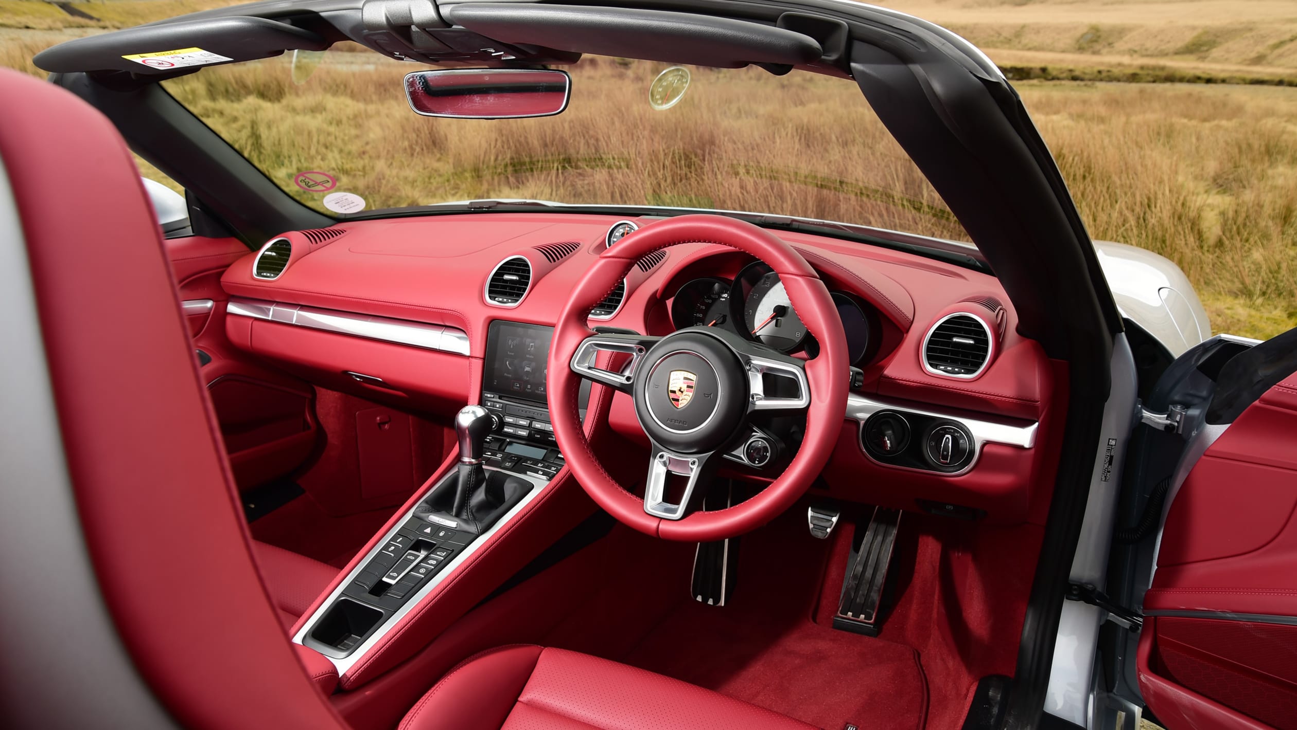 New Porsche 718 Boxster S 2016 review | Auto Express