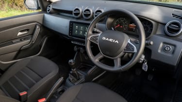 Dacia Duster Commercial - interior 