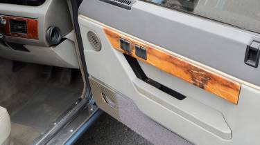 Rover SD1 (1976-1986) icon - Detailed interior of the door