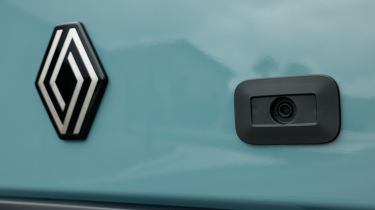 Renault Master E-Tech - rear sensor and badge