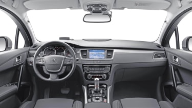 Peugeot 508 e-HDi interior