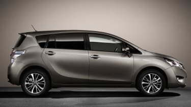 Toyota Verso 2016 - European model side static