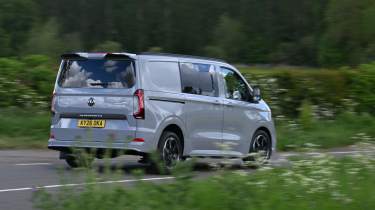 Volkswagen Transporter Sportline - rear cornering