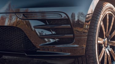 Range Rover Velar R-Dynamic Black - front detail