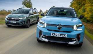 Citroen C3 Aircross vs Dacia Jogger - front tracking