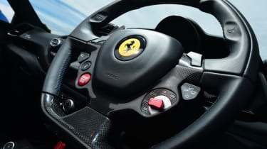 Ferrari 488 Spider - steering wheel