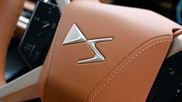DS No.8 - steering wheel badge