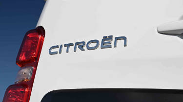 Citroen e-Dispatch - &#039;Citroen&#039; badge detail