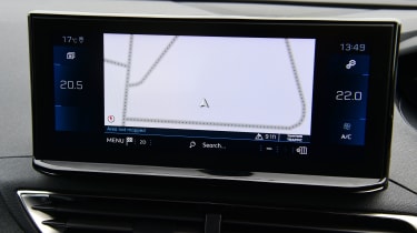 Peugeot 5008 infotainment navigation