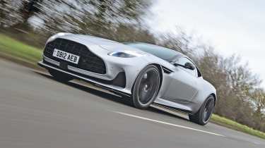 Aston Martin DB12 - front tracking