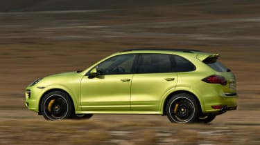 Porsche Cayenne GTS panning