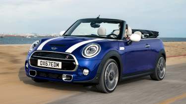 Used car hunter: sporty convertibles - MINI Cooper S convertible, front tracking 