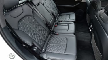 Audi SQ7 - rear seat detail