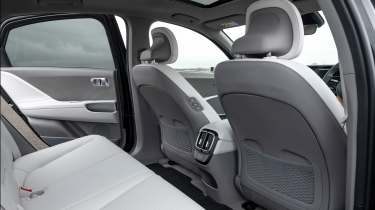 Hyundai Ioniq 6 - rear seats