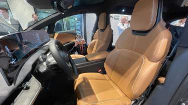 Lucid Gravity - front seats