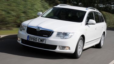 Skoda Superb Greenline Estate front tracking