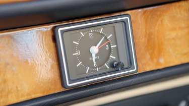 Jaguar XJS - clock